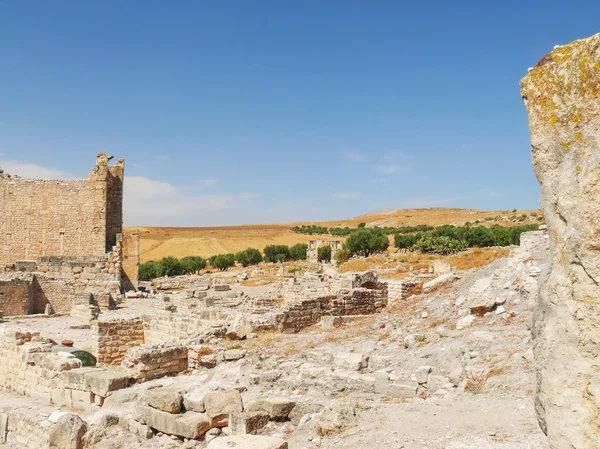 Dougga, ρωμαϊκά ερείπια. Μνημείο παγκόσμιας πολιτιστικής κληρονομιάς στην Τυνησία. — Φωτογραφία Αρχείου