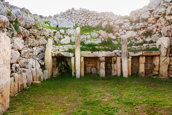 Complejo de templos megalitos neolíticos de Ggantija (Tempji Neolitici Tal-Ggantija, "Torre Gigante") en la isla de Gozo en Malta. Patrimonio de la Humanidad UNESCO . — Foto de Stock