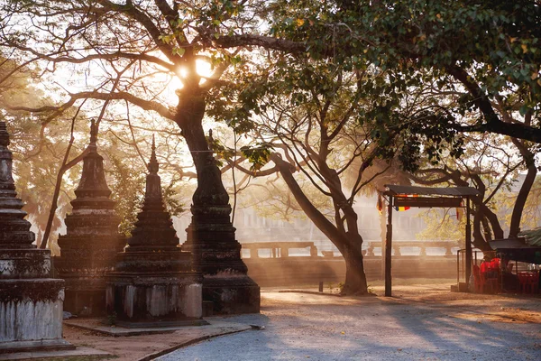 Early morning in Angkor Wat. Architecture background with stone carved towers. UNESCO World Heritage Site. Siem Reap, Cambodia. — Stock Photo, Image