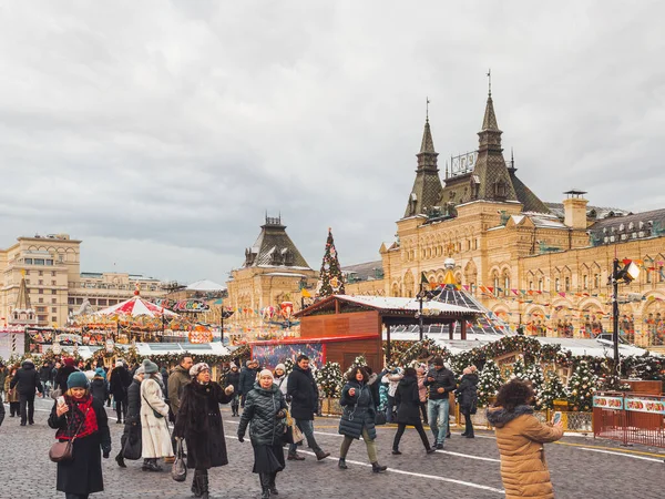 Moscow Rússia Dezembro 2018 Feira Natal Tradicional Praça Vermelha Árvores — Fotografia de Stock