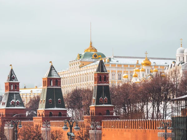 Palacio Del Senado Detrás Las Paredes Ladrillo Rojo Del Kremlin — Foto de Stock