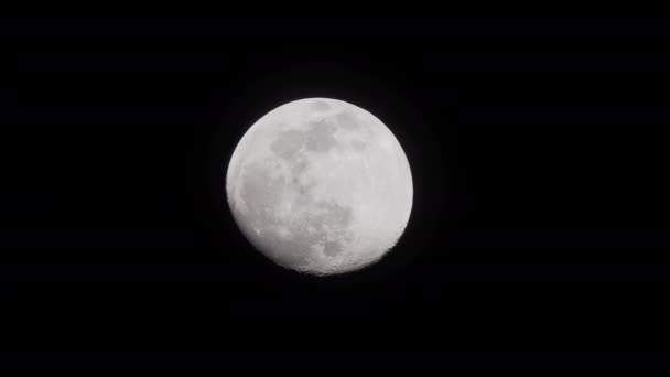 Fundo natural da noite com céu escuro e lua cheia, satélite Terra. — Vídeo de Stock