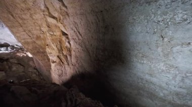 Yeni Athos mağarasının aydınlık duvarları. Novoafonskaya, Novy Afon veya New Afon Mağarası. Abhazya.