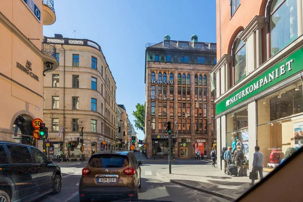 Stockholm Suécia Julho 2017 Tráfego Rua Norrlandsgatan Carros Esperam Pelo — Fotografia de Stock