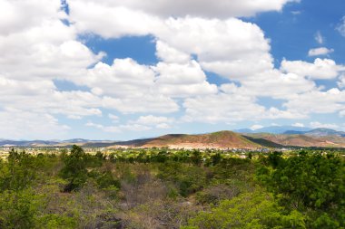 Ta Cu dağdan, Binh Thuan Eyaleti, Vietnam manzara. Güneşli Panorama görünüm.