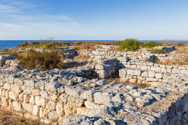 Las ruinas de Chersonesus - la ciudad antigua griega cerca de Sebastopol moderno. UNESCO Patrimonio de la Humanidad. Crimea —  Fotos de Stock