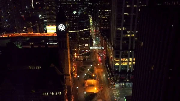 Cidade Noturna Cima Torre Relógio Fotos De Bancos De Imagens Sem Royalties