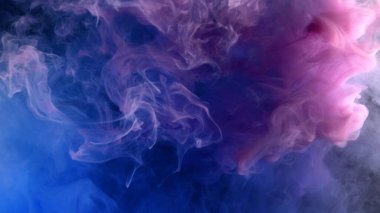 Soyutlama. Renkli dumanlar tütüyor