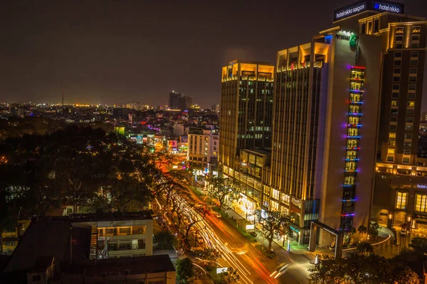 Ho Chi Minh, Vietnam - 12 Ocak 2016: 5. Bölge, Ho Chi Minh City, Vietnam. Fotoğraf uzun pozlarla çekildi.