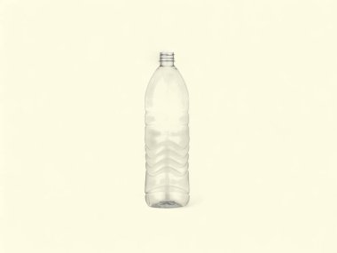 Krem kapağı içermeyen temiz plastik su şişesini boşalt.