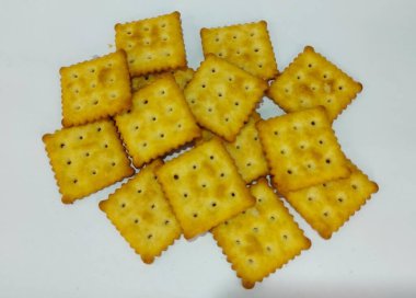 Büyük dağınık tuzlu kraker yığını