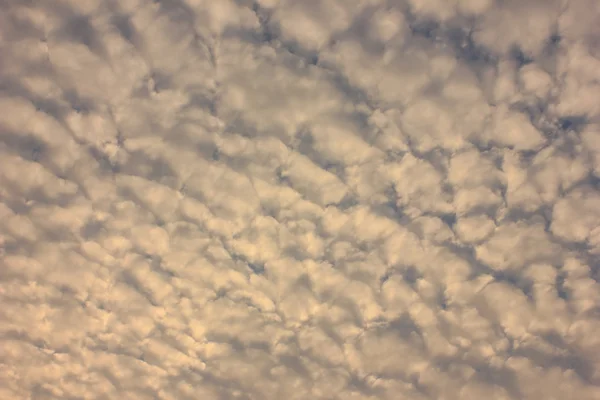Flauschige Wolken — Stockfoto