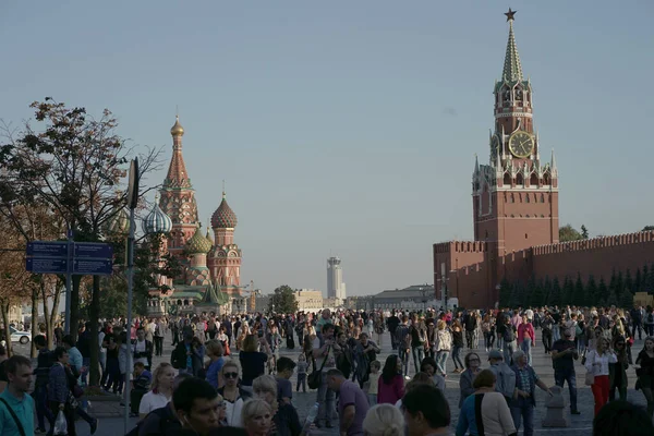 Red Square Walking Sunny Holiday — Stock Photo, Image