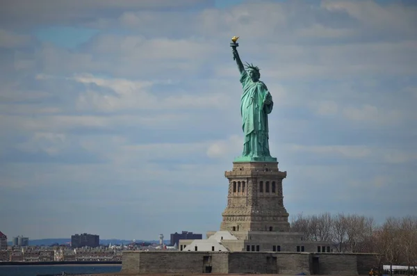 Die Freiheitsstatue — Stockfoto