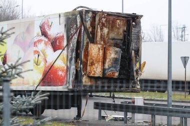 Soğutulmuş karavan soğutma ünitesi yangınıyla yanmış.