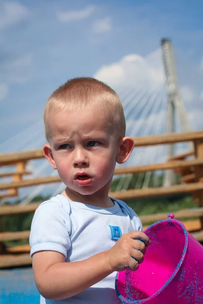 Niño Año Jugando Arenero Con Arena Azul — Foto de Stock