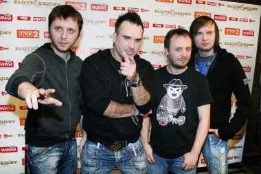 Lehçe şarkıcı Szymon Wydra radyo Wawa Zlote Dzioby sırasında kendi grubu ile Ödülleri, Varşova 10-11-2008