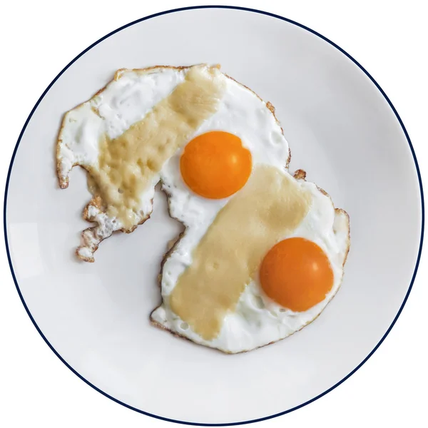 İzole beyaz tabakta Yumurta kadar güneşli tarafı kızarmış çifti — Stok fotoğraf