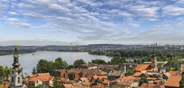 Zemun Gardos uyanık gelen panoramik nehir Tuna kenti Zemun ve Belgrad, Sırbistan