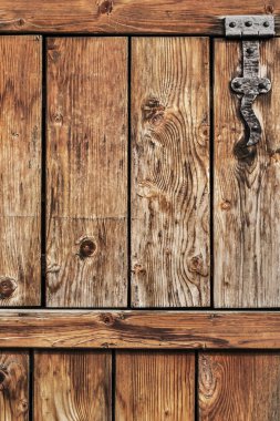 Antik rustik çam ahşap ahır kapı detay