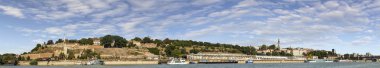 Belgrad Panorama ile Kalemegdan kale ve Turizm Denizcilik liman Sava Nehri üzerinde