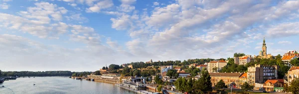 Belgrado Panorama Fortezza Kalemegdan e porto nautico turistico sul fiume Sava — Foto Stock