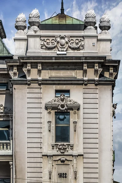 Fachadas de Belgrado - Detalle de la fachada del edificio del Teatro Nacional — Foto de Stock