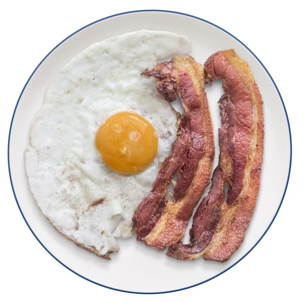 Fried Bacon Rashers and Sunny Side Up Egg on Porcelain Plate Isolated on White Background — Stok fotoğraf