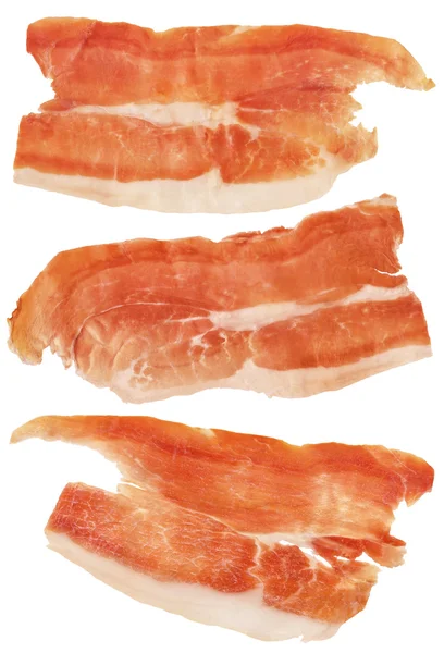 Jamón de cerdo ahumado curado en seco Prosciutto Rebanadas aisladas sobre fondo blanco —  Fotos de Stock