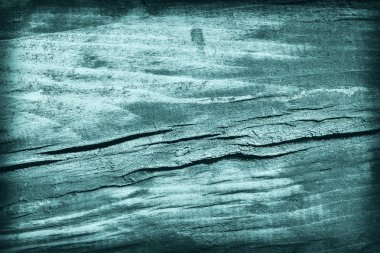 Eski yıpranmış, çürük, kırık ahşap, ağartılmış ve mavi lekeli,