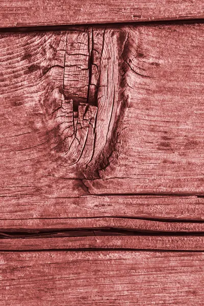 Starý zvětralý shnilé popraskané dřevo natřeny červenou Grunge drsnosti — Stock fotografie
