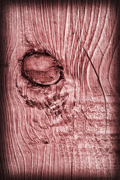 Régi csomózott viharvert repedt Korhadt fa piros matrica Grunge textúra — Stock Fotó