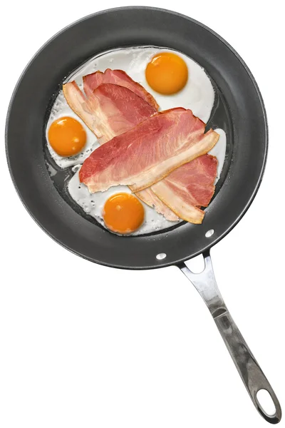 Gebakken eieren met varkensvlees Ham plakken in koekenpan met Teflon geïsoleerd op witte achtergrond — Stockfoto