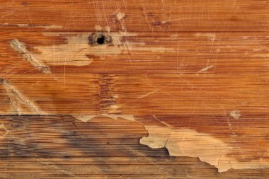 Doku soyulmuş eski vernikli blok-board çizik kırık