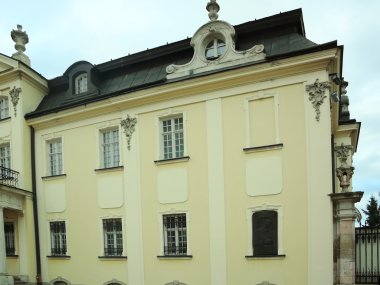 sağ kanat evin cephe