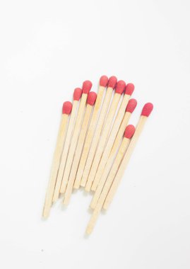 beyaz arkaplanda eşleşmeler