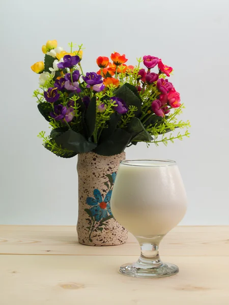 O ceașcă de lapte — Fotografie, imagine de stoc