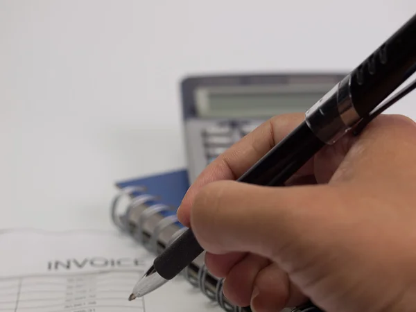 Invoice Dengan Kalkulator — Stok Foto