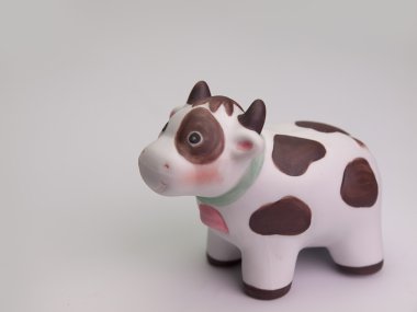 Uzağa sürüklenen hafif bir esinti gökyüzü