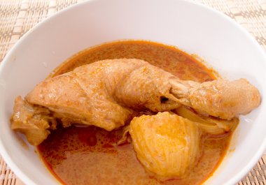 Körili tavuk mussaman