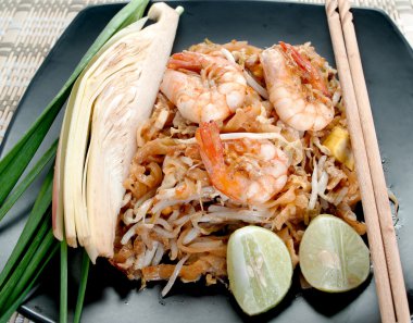 Tay kızartılmış erişte