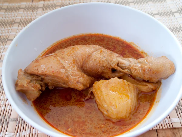 Chicken Mussaman Curry, Lebensmittel aus Thailand, — Stockfoto