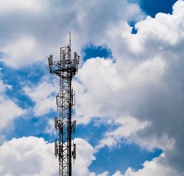 Antena de teléfono en Tailandia — Foto de Stock