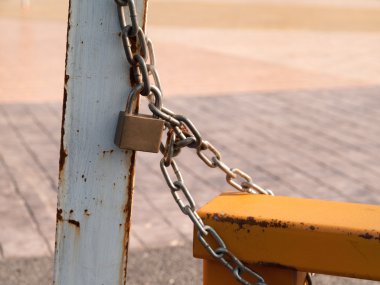 Kilitler anahtar, alan savunması dikkatli olun.