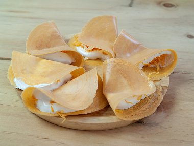 Taylandlı çıtır gözleme, Tayland tatlısı