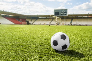 sahada futbol topu 
