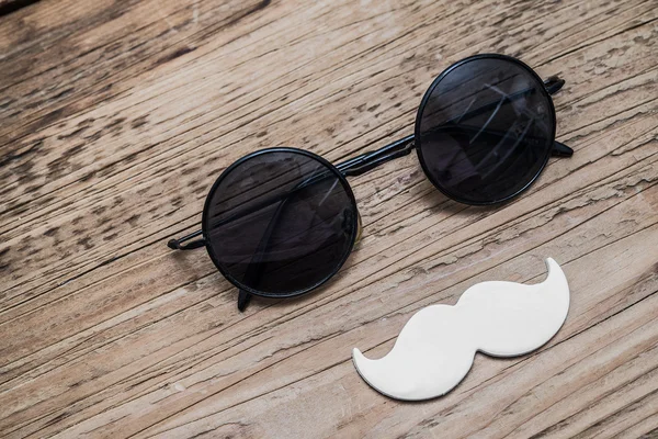 Okulary przeciwsłoneczne ibiała papierowa wąsy — Zdjęcie stockowe
