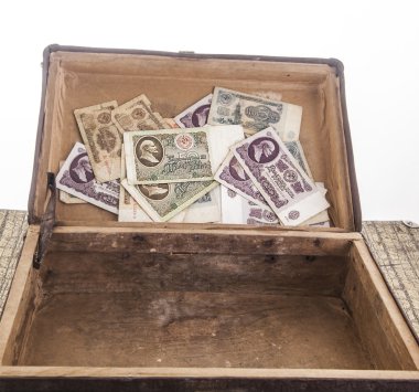  yaşlı çanta banknot ile 