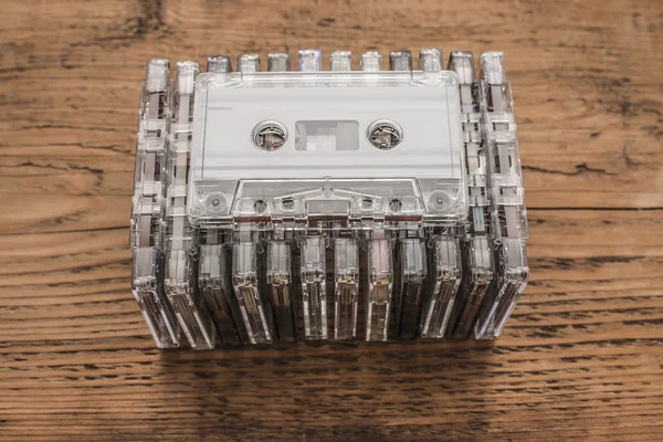 Stapel kompakter Kassettenbänder — Stockfoto