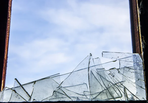 Glasscherben im Fenster — Stockfoto